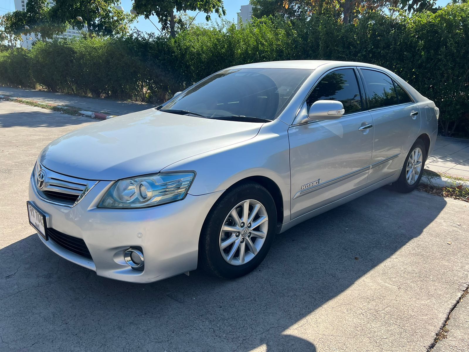 Toyota Camry 2.4 CVT Hybrid (150 แรงม้า)